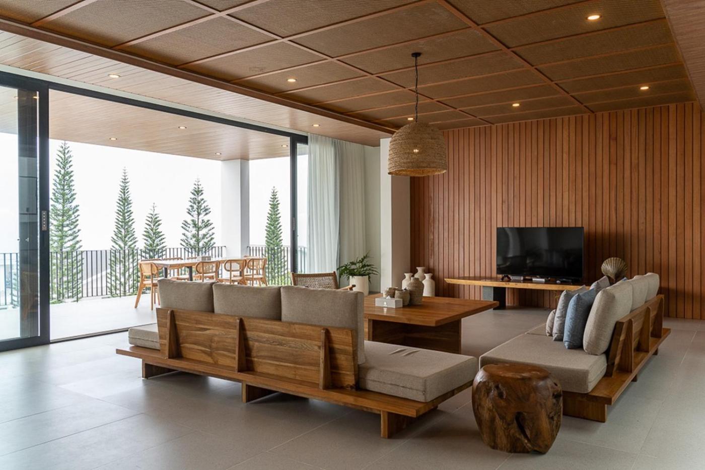 Sunrise View 9 Bedrooms With A Private Heated Swimming Pool *