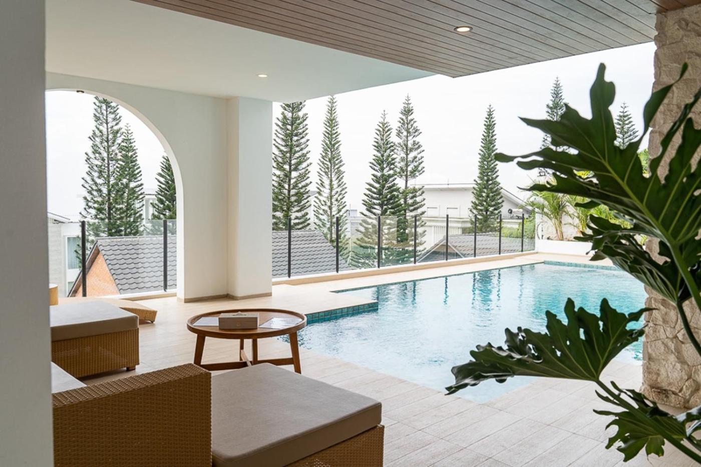 Villa Sunrise View 9 Bedrooms With A Private Heated Swimming Pool Bandung