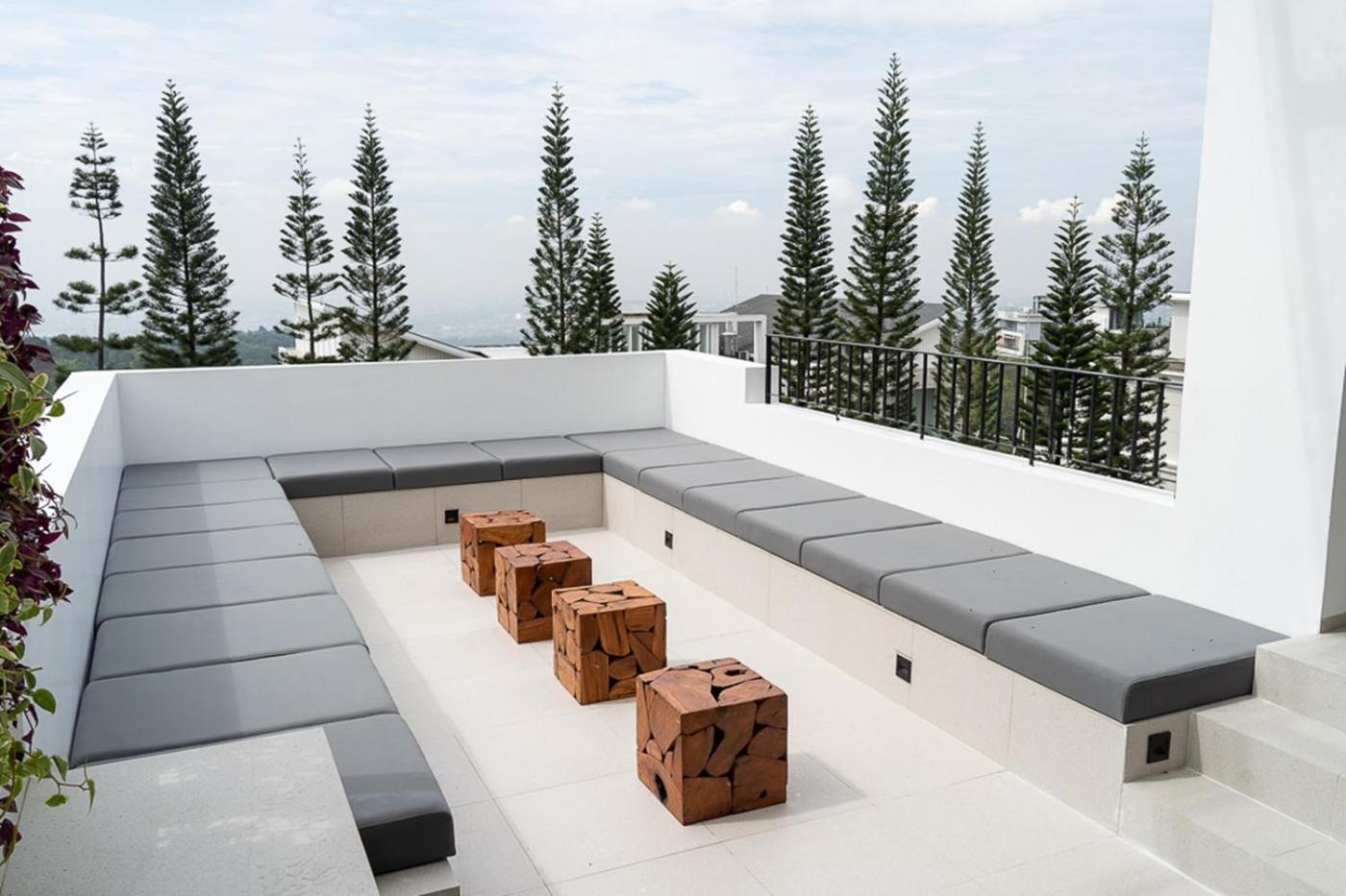 Villa Sunrise View 9 Bedrooms With A Private Heated Swimming Pool Bandung