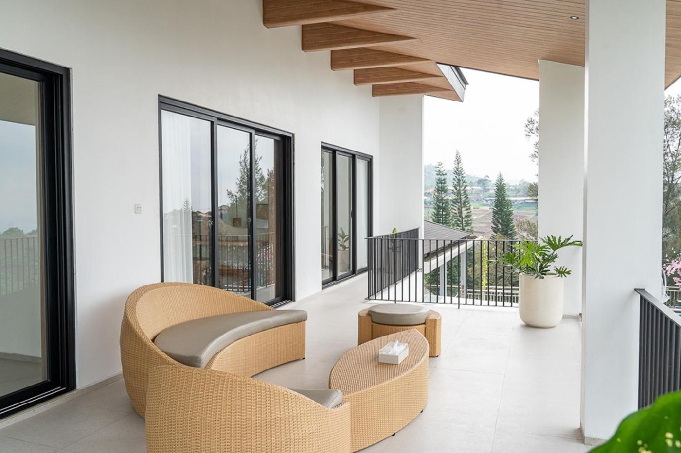 Villa Sunrise View 9 Bedrooms With A Private Heated Swimming Pool *