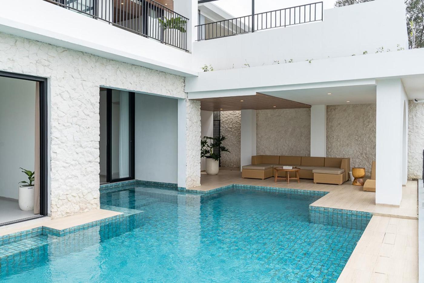 Sunrise View 9 Bedrooms With A Private Heated Swimming Pool Bandung