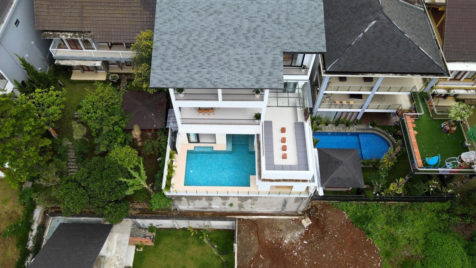 Sunrise View 9 Bedrooms With A Private Heated Swimming Pool Bandung